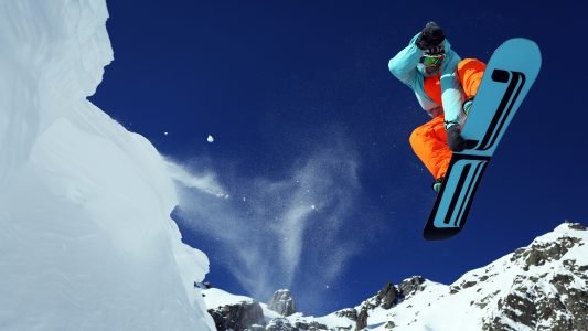 _downloadfiles_wallpapers_3840_2160_mountain_skiing_12731